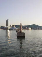 高松港玉藻防波堤赤灯台