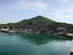 男木港與男木島聚落