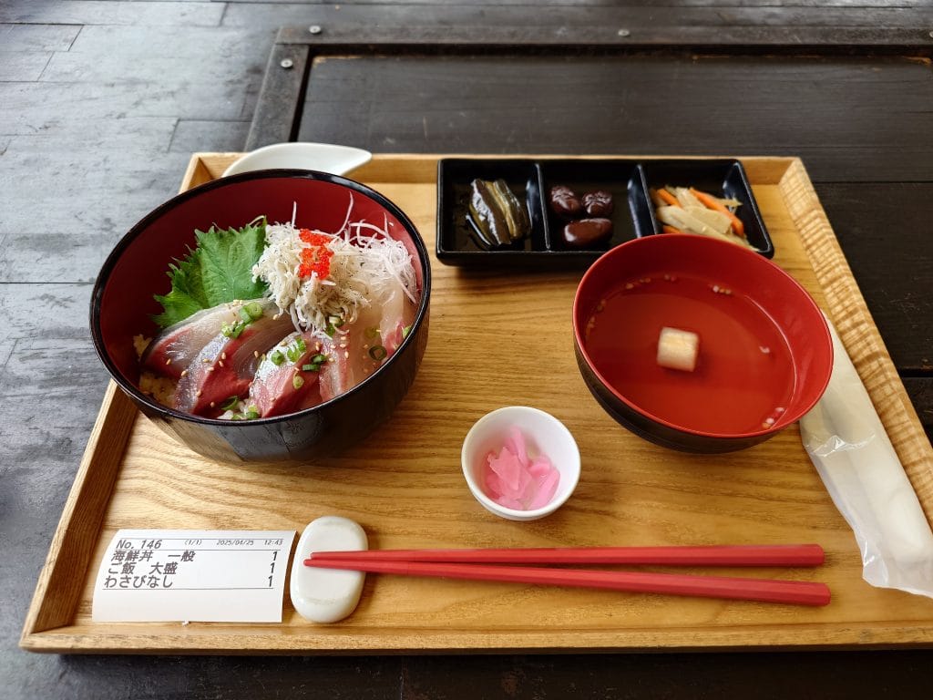 直島食堂的海鮮丼